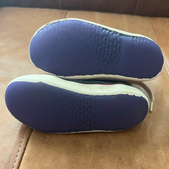 90s Disney Aladdin Shoes - Picture 5 of 7